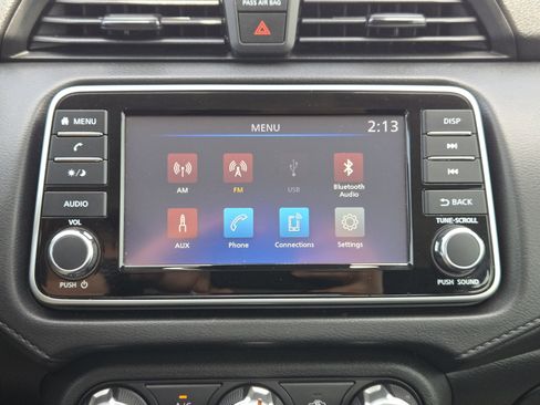 Used 2021 Nissan Versa S FWD image 18