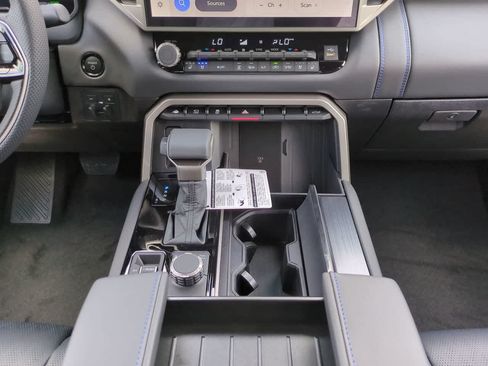 Used 2026 Toyota Tundra Platinum AWD/4WD image 17