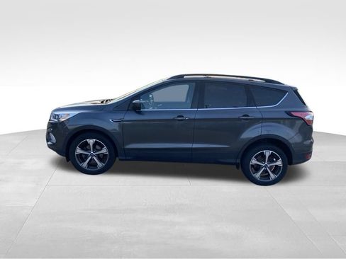 Used 2018 Ford Escape SEL w/ Ford Safe & Smart Package FWD image 21