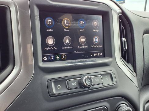 Used 2020 Chevrolet Silverado 1500 Custom w/ Custom Value Package AWD/4WD image 10