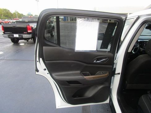 Certified 2023 GMC Acadia SLE w/ Driver Convenience Package image 19