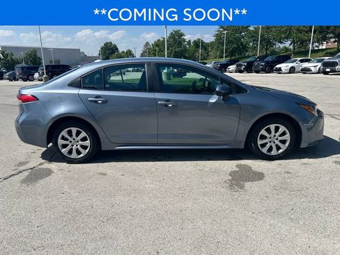Used 2025 Toyota Corolla LE FWD image 4