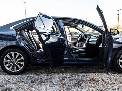 Used 2015 Toyota Camry XLE image 13