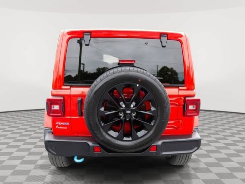 Used 2024 Jeep Wrangler Unlimited Sahara w/ Technology Group AWD/4WD image 6
