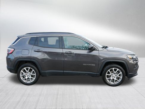 Used 2022 Jeep Compass Latitude image 8