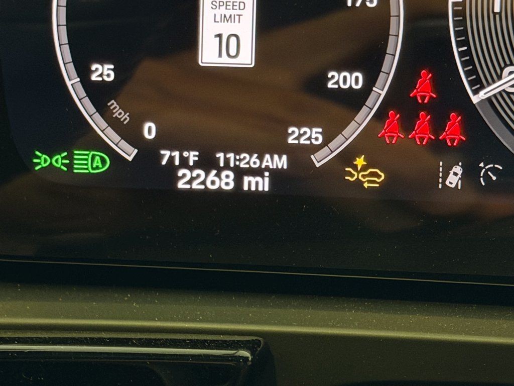 Certified 2025 Porsche Cayenne Turbo AWD/4WD image 22
