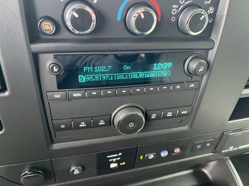 Certified 2025 Chevrolet Express 3500 LT w/ LT Preferred Equipment Group RWD image 14