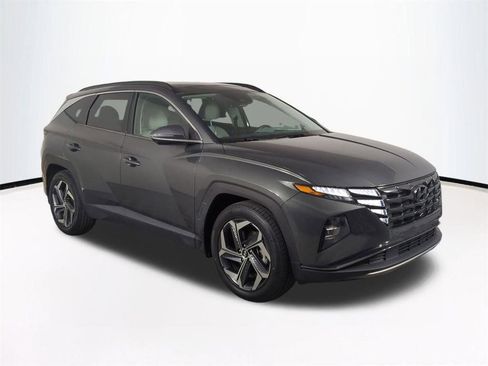 Certified 2022 Hyundai Tucson Limited w/ Cargo Package FWD image 2