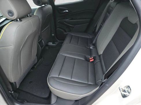 New 2026 Chevrolet Trax ACTIV w/ Sunroof Package FWD image 10