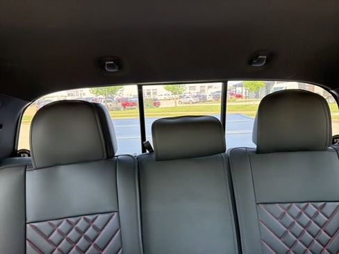 Used 2022 Toyota Tacoma TRD Off-Road AWD/4WD image 9