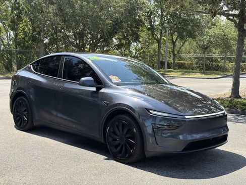 Used 2026 Tesla Model Y Long Range AWD/4WD image 2