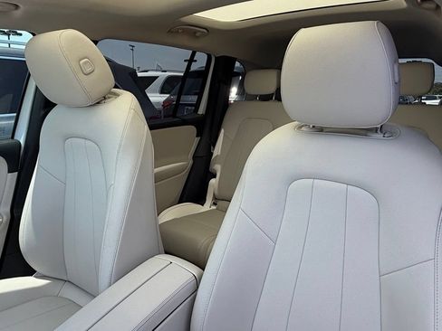 Certified 2023 Mercedes-Benz GLB 250 image 19