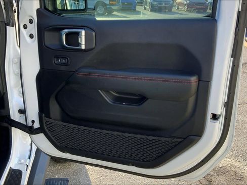 Used 2024 Jeep Gladiator Rubicon image 22