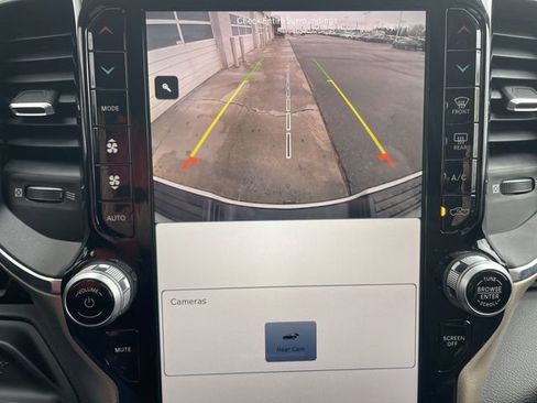 Used 2024 RAM 2500 Laramie AWD/4WD image 17