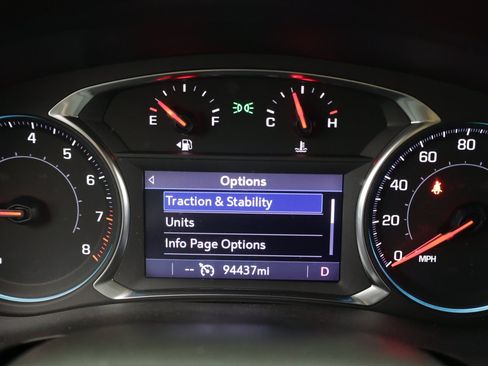 Used 2023 Chevrolet Traverse LT FWD image 24