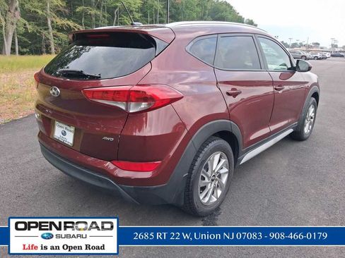 Used 2017 Hyundai Tucson SE w/ SE Popular Package 02 AWD/4WD image 3