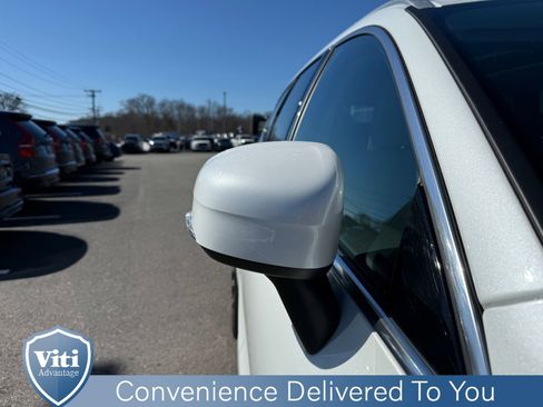 Certified 2023 Volvo XC60 B5 Ultimate w/ Climate Package image 10