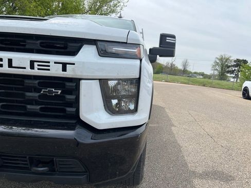 Used 2022 Chevrolet Silverado 2500 Custom w/ Custom Convenience Package AWD/4WD image 10