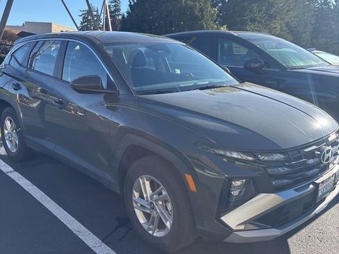 Used 2025 Hyundai Tucson SE AWD/4WD image 2