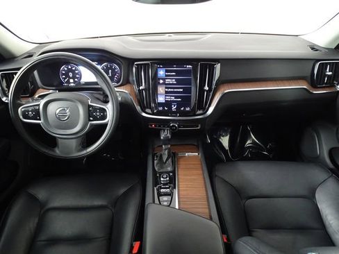 Used 2019 Volvo S60 T5 Momentum w/ Multimedia Package FWD image 31