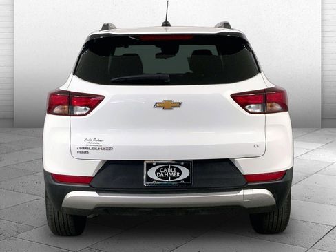 Used 2025 Chevrolet TrailBlazer LT AWD/4WD image 3
