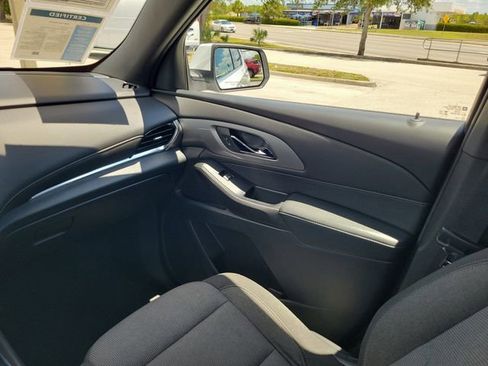 Used 2023 Chevrolet Traverse LT FWD image 14