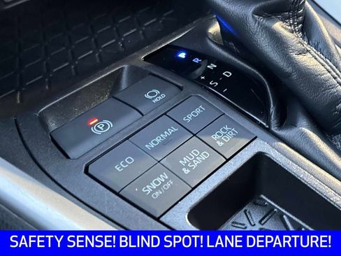 Used 2023 Toyota RAV4 XLE image 27