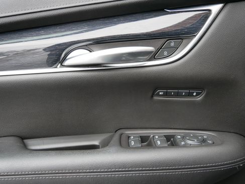 Used 2020 Cadillac XT5 Premium Luxury image 9