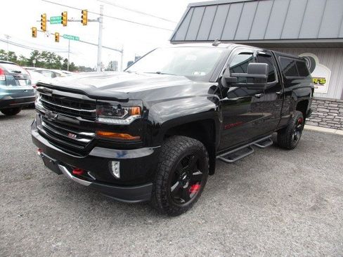 Used 2017 Chevrolet Silverado 1500 LT w/ Redline Edition AWD/4WD image 4