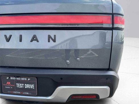 Used 2022 Rivian R1T Adventure image 17