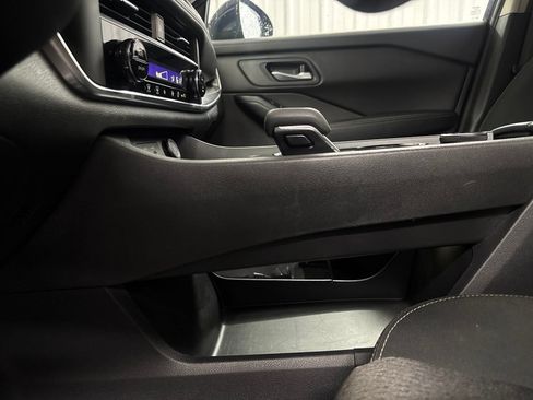 Used 2024 Nissan Rogue SV AWD/4WD image 38