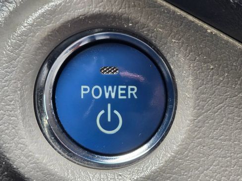 Used 2013 Toyota Highlander Limited image 30