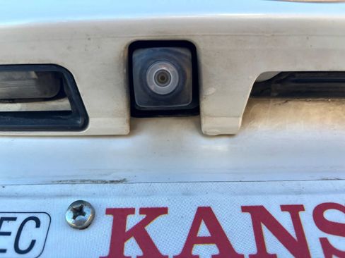 Used 2017 Toyota Highlander SE image 34