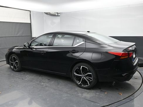 Used 2024 Nissan Altima 2.5 SR image 18