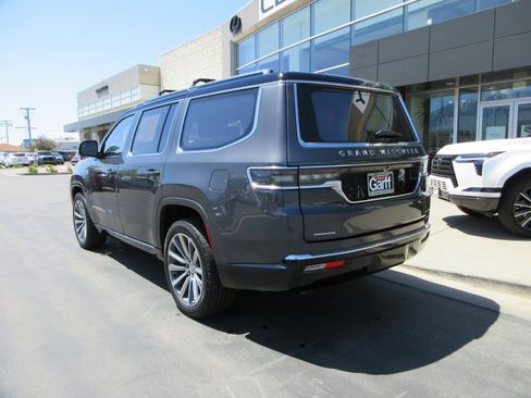 Used 2023 Jeep Grand Wagoneer Series II w/ Premium Group II AWD/4WD image 7