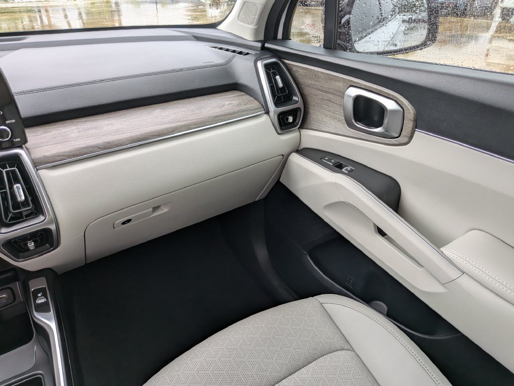Certified 2023 Kia Sorento EX FWD image 19