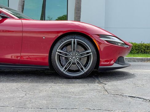 Used 2021 Ferrari Roma RWD image 3