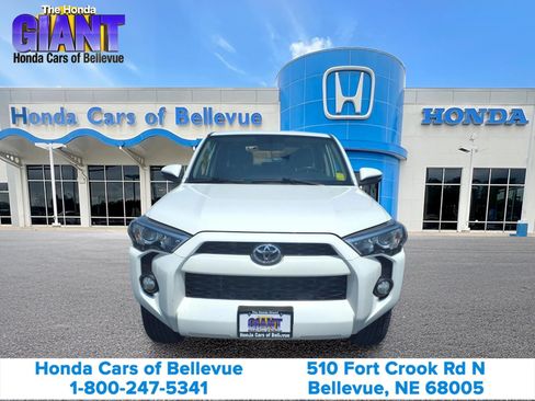 Used 2017 Toyota 4Runner SR5 Premium AWD/4WD image 2
