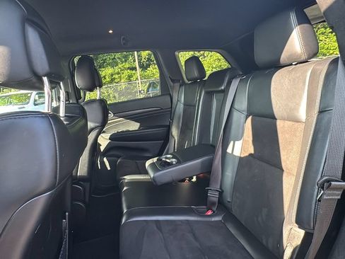 Used 2019 Jeep Grand Cherokee Altitude AWD/4WD image 22