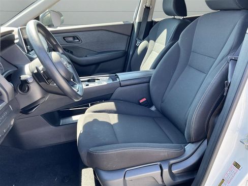 Used 2023 Nissan Rogue S FWD image 16