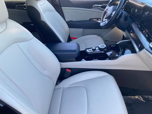 Certified 2023 Kia Sportage EX AWD/4WD image 10