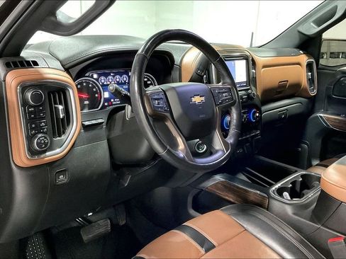 Used 2019 Chevrolet Silverado 1500 High Country w/ Technology Package AWD/4WD image 16