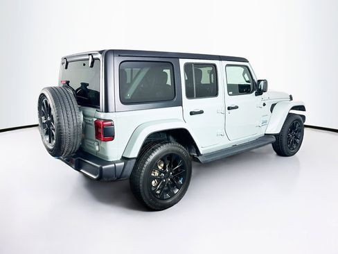 Used 2023 Jeep Wrangler Unlimited Sahara AWD/4WD image 9