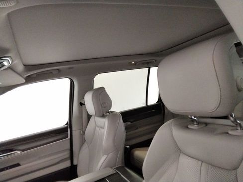 Used 2023 Jeep Wagoneer Series II w/ Premium Group I image 31