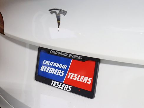 Used 2022 Tesla Model Y Performance AWD/4WD image 17