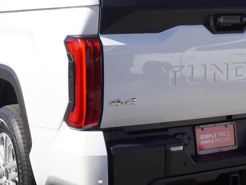 Used 2024 Toyota Tundra SR5 w/ SR5 Convenience Package AWD/4WD image 10