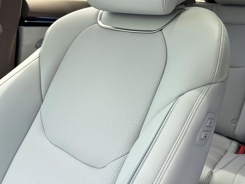 Certified 2026 Genesis GV70 2.5T Advanced AWD/4WD image 47