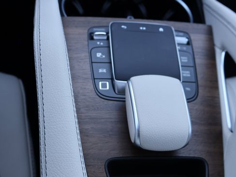 Certified 2025 Mercedes-Benz GLE 350 GLE 350W4 w/ 3rd Row Seat Package image 40