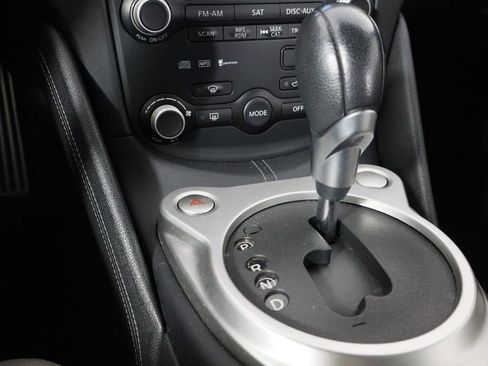 Used 2009 Nissan 370Z Touring image 19