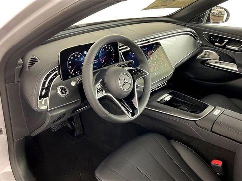 New 2026 Mercedes-Benz E 350 4MATIC Sedan image 6